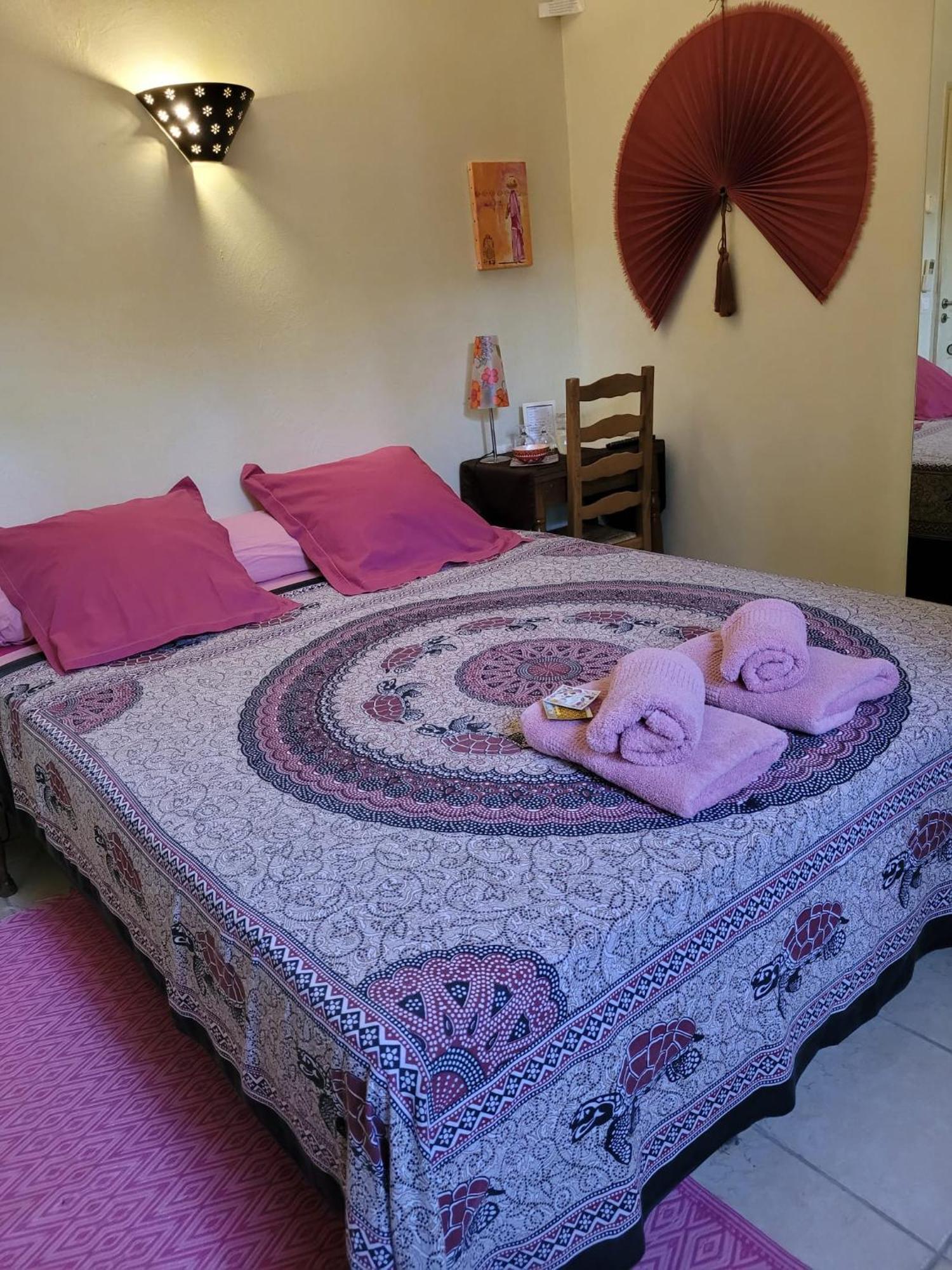 La Maison De Jenny Bed & Breakfast Montauroux Bagian luar foto