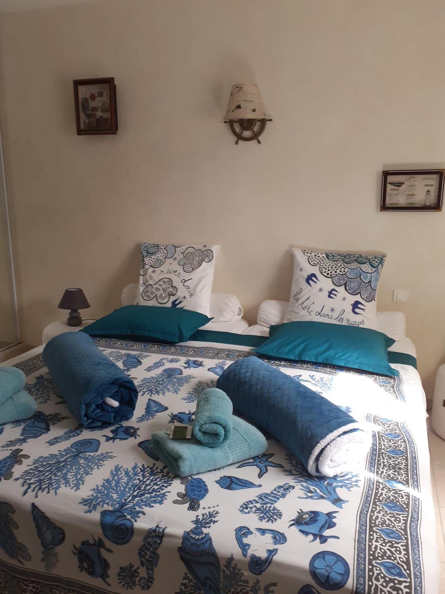 La Maison De Jenny Bed & Breakfast Montauroux Bagian luar foto