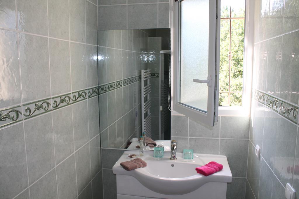 La Maison De Jenny Bed & Breakfast Montauroux Bagian luar foto